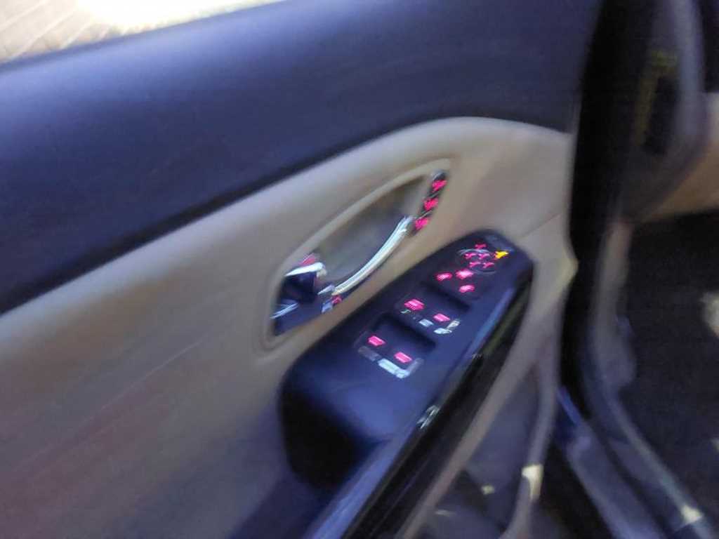 KIA Carnival - Vista 11