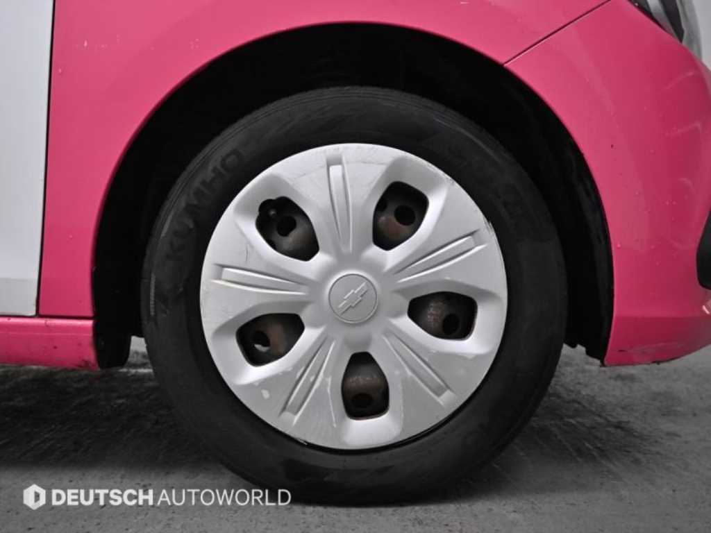 Chevrolet Spark - Vista 5