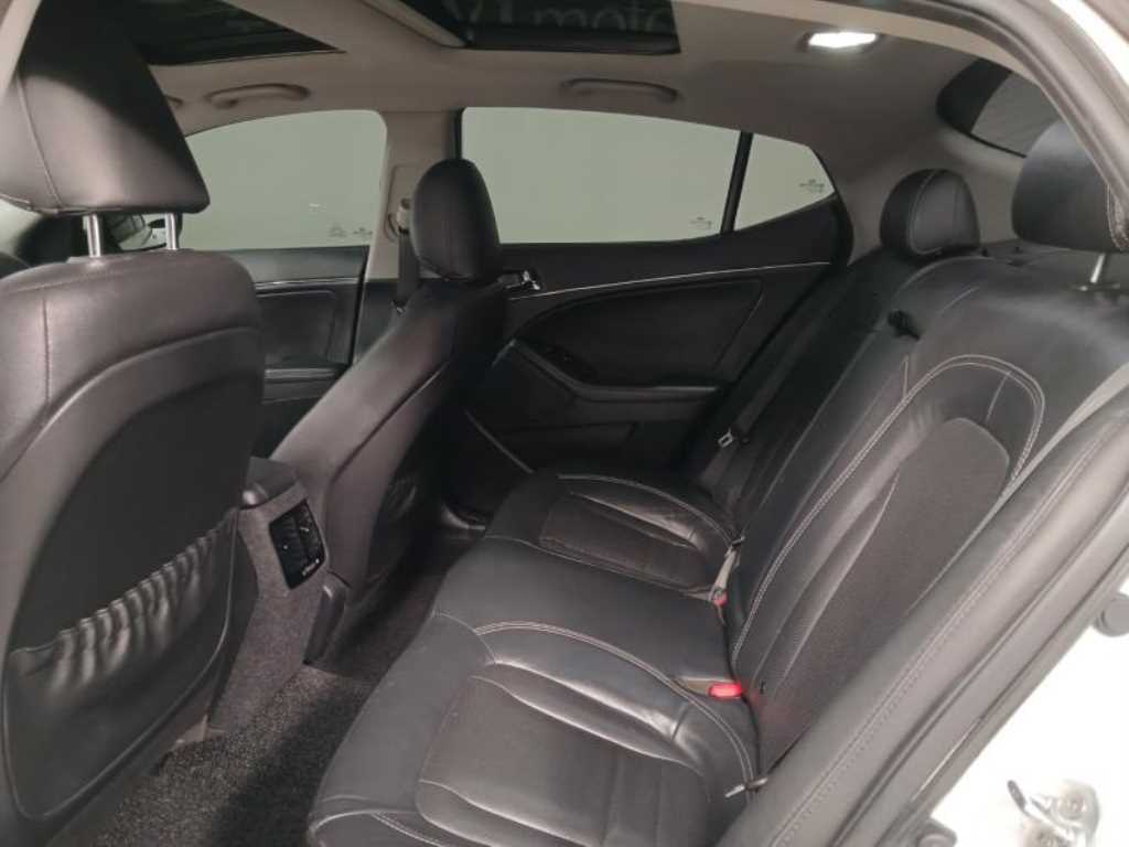 KIA K5 - Vista 8