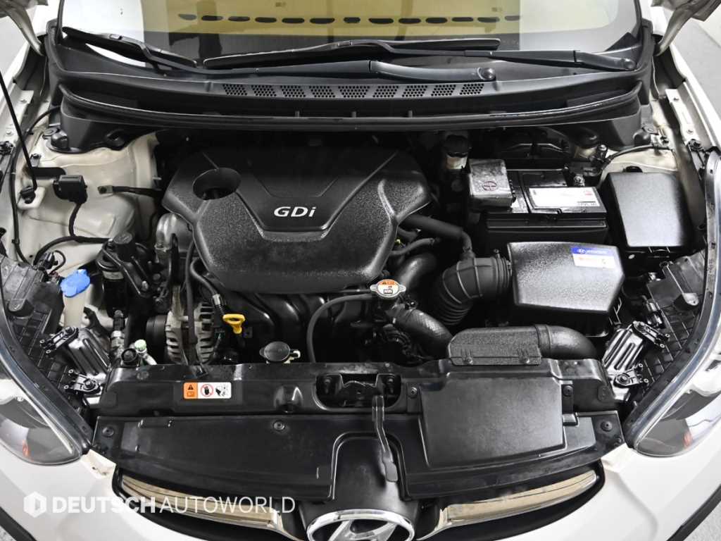 HYUNDAI Avante - Vista 6