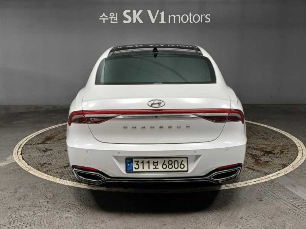 HYUNDAI Grandeur - Vista 4