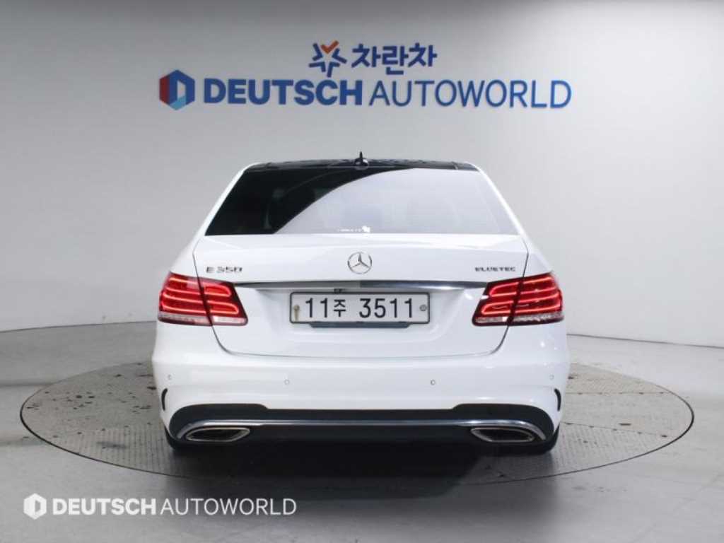 Mercedes Benz E class - Vista 4