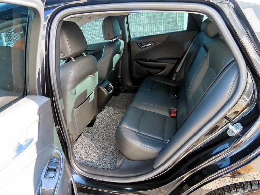 Chevrolet Malibu - Vista 5