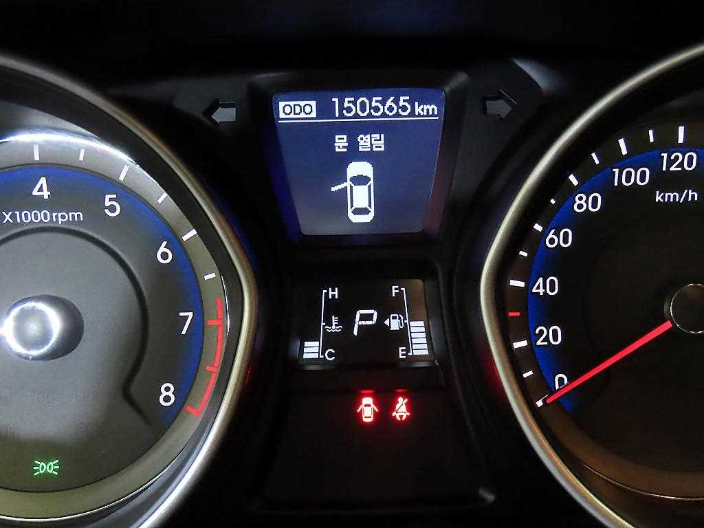 HYUNDAI i30 - Vista 9