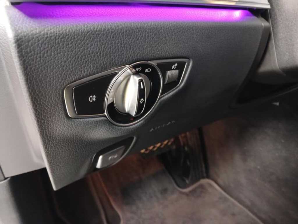 Mercedes Benz E class - Vista 12