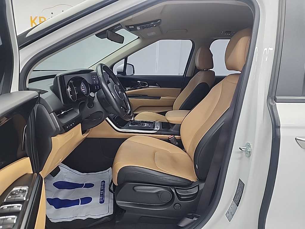 KIA Carnival - Vista 11