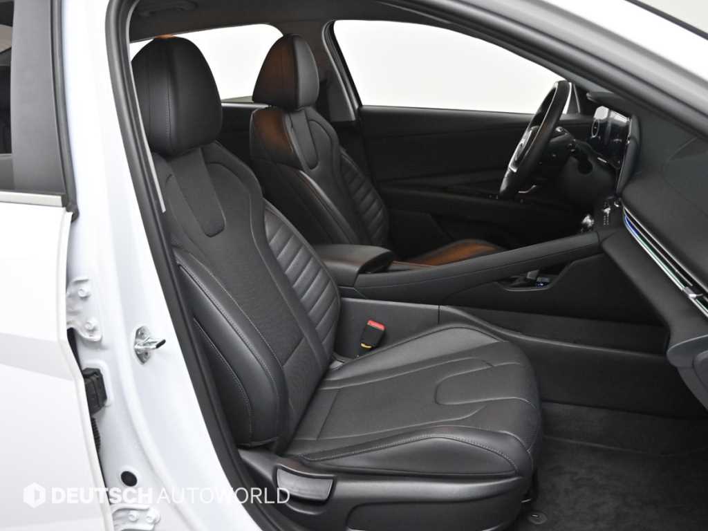 HYUNDAI Avante - Vista 10