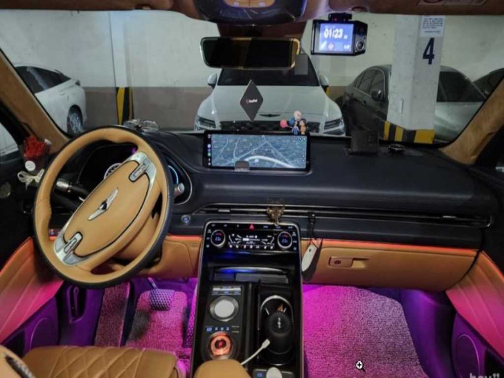 Genesis GV80 - Vista 7