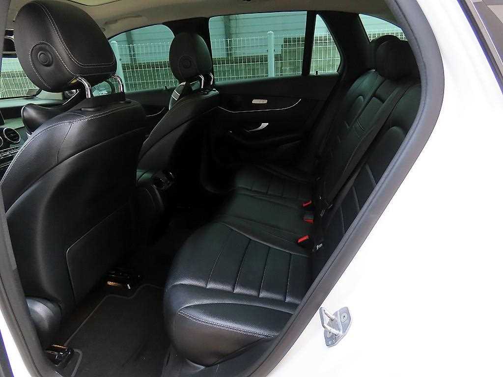 Mercedes Benz GLC Class - Vista 6