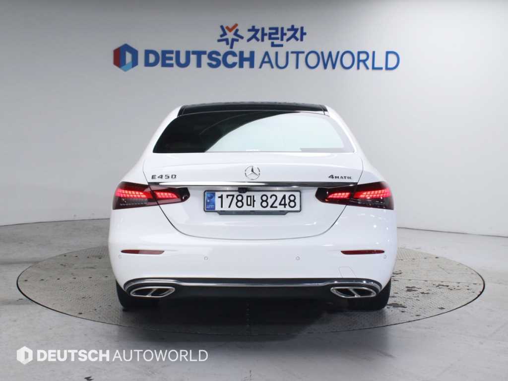 Mercedes Benz E class - Vista 4