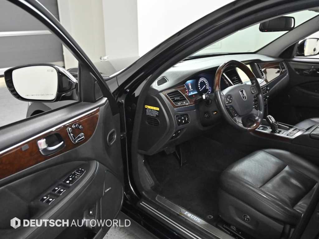 HYUNDAI Equus - Vista 11