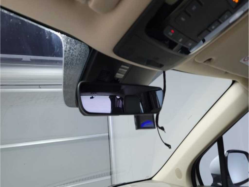 KIA Carnival - Vista 10