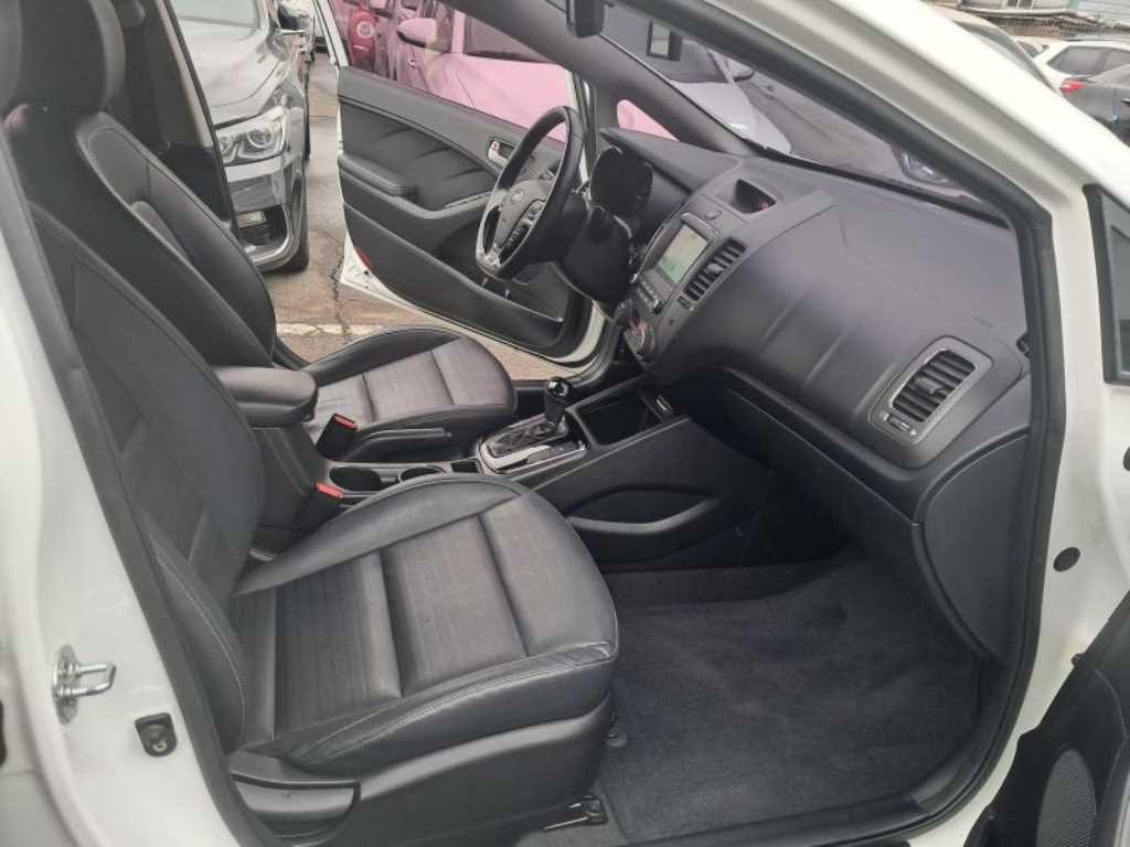 KIA K3 2017 Blanco - Importación desde Corea - HF Imports Iquique - Foto 17