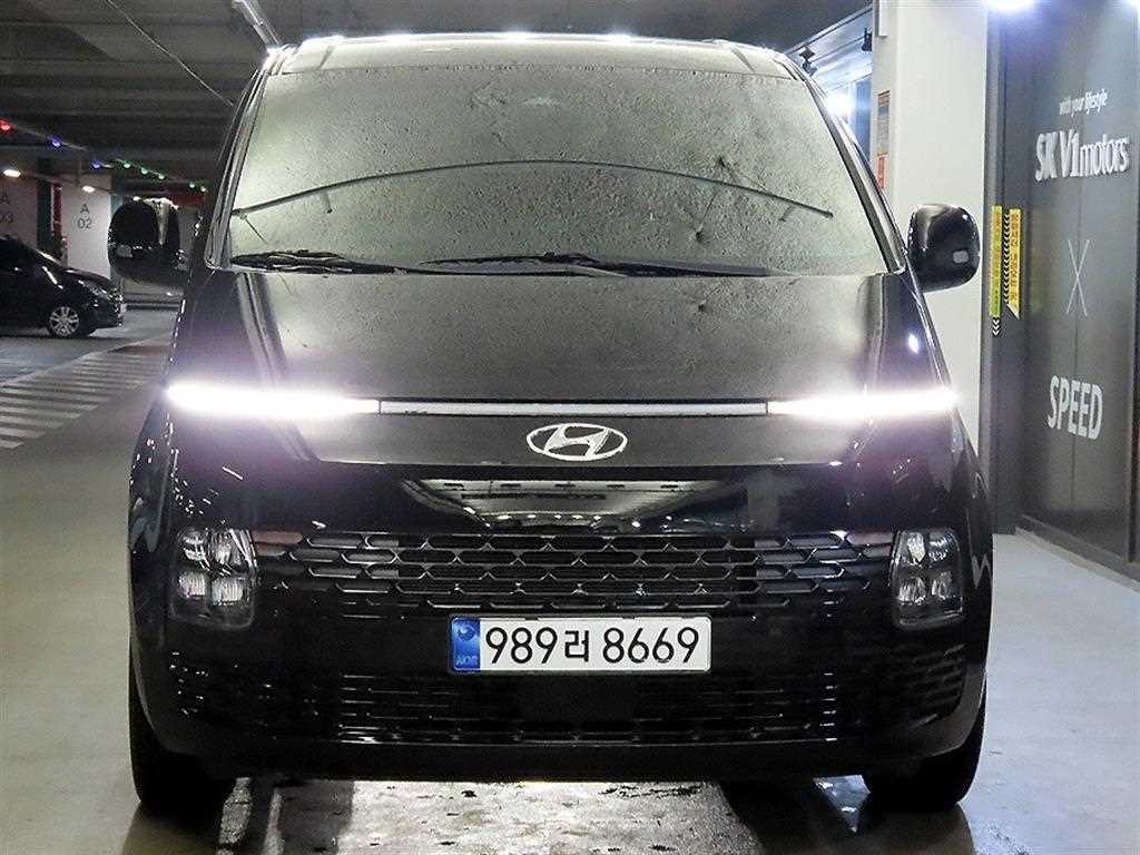 HYUNDAI Staria - Vista 2