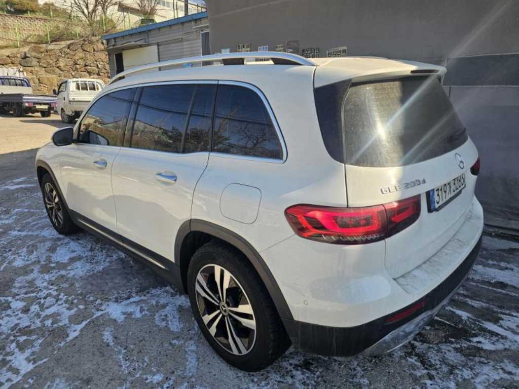 Mercedes Benz GLB Class - Vista 6