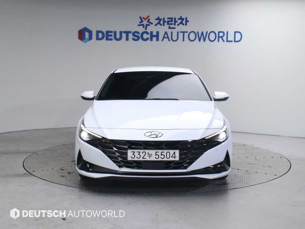 HYUNDAI Avante - Vista 3
