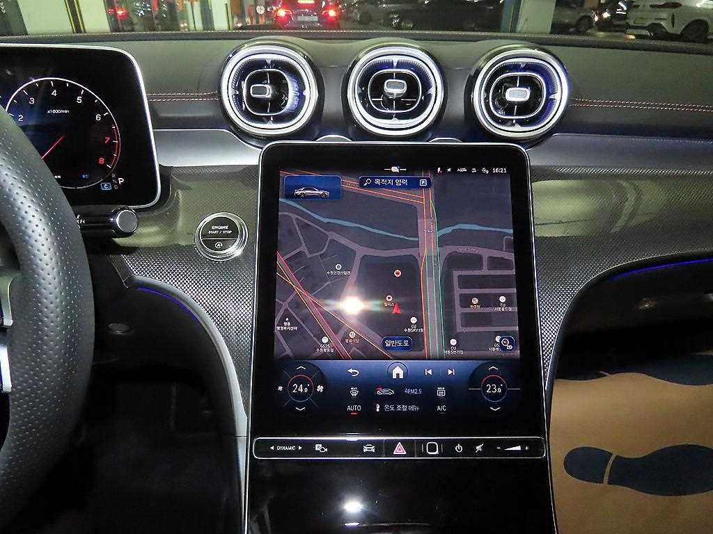 Mercedes Benz C Class - Vista 11