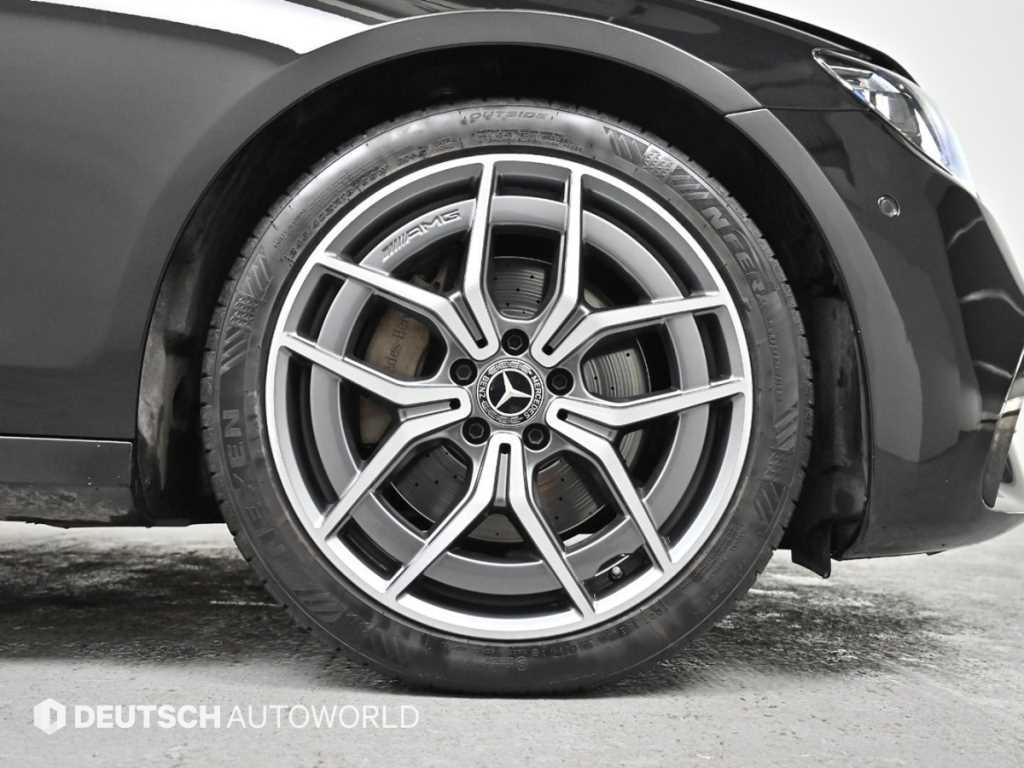 Mercedes Benz E class - Vista 5