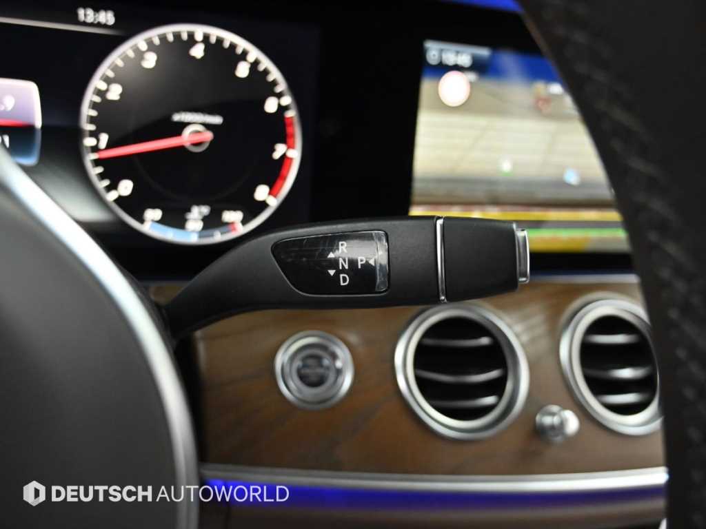 Mercedes Benz E class - Vista 9