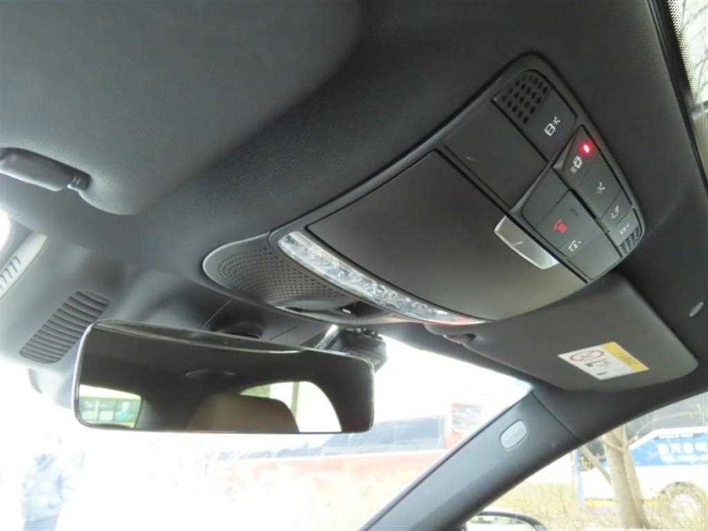 Mercedes Benz E class - Vista 10