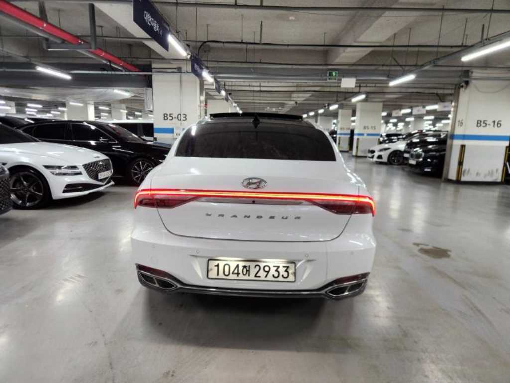 HYUNDAI Grandeur - Vista 5