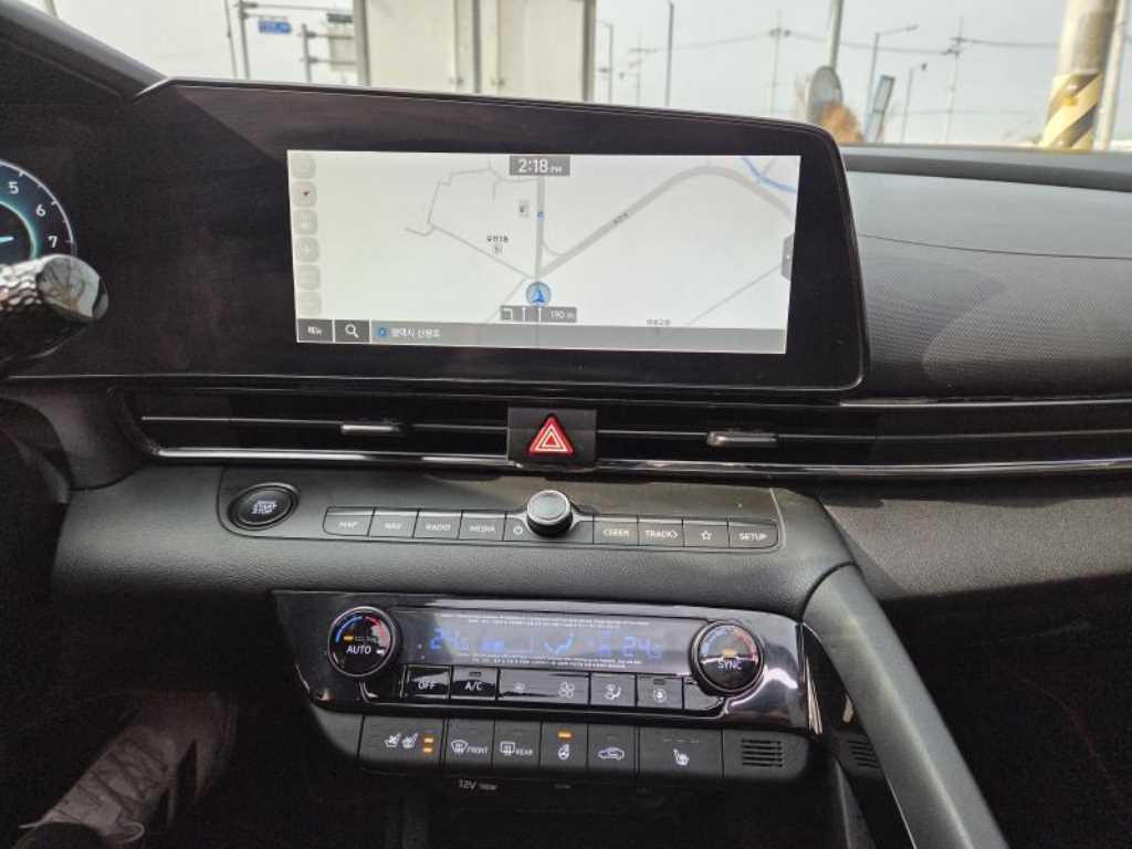 HYUNDAI Avante - Vista 9