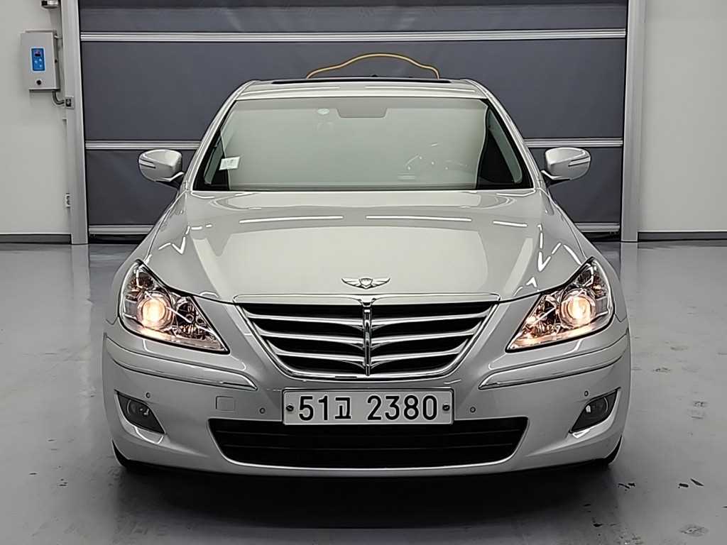 HYUNDAI Genesis - Vista 2