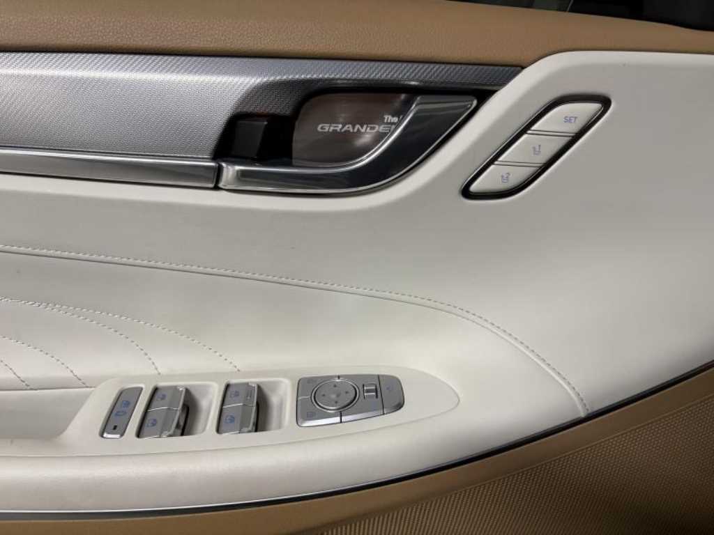 HYUNDAI Grandeur - Vista 10
