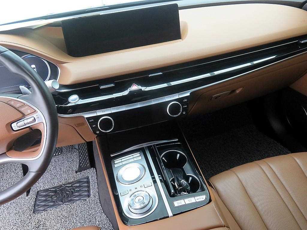 Genesis G80 - Vista 10