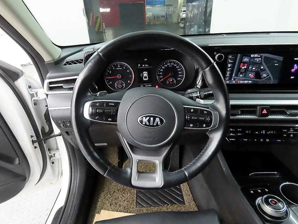 KIA K5 - Vista 9