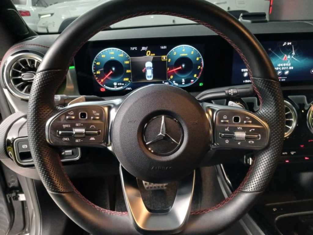 Mercedes Benz CLA Class - Vista 11