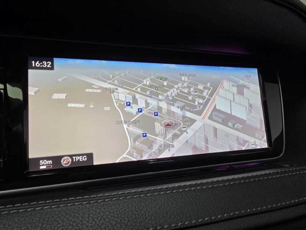 Mercedes Benz S Class - Vista 11