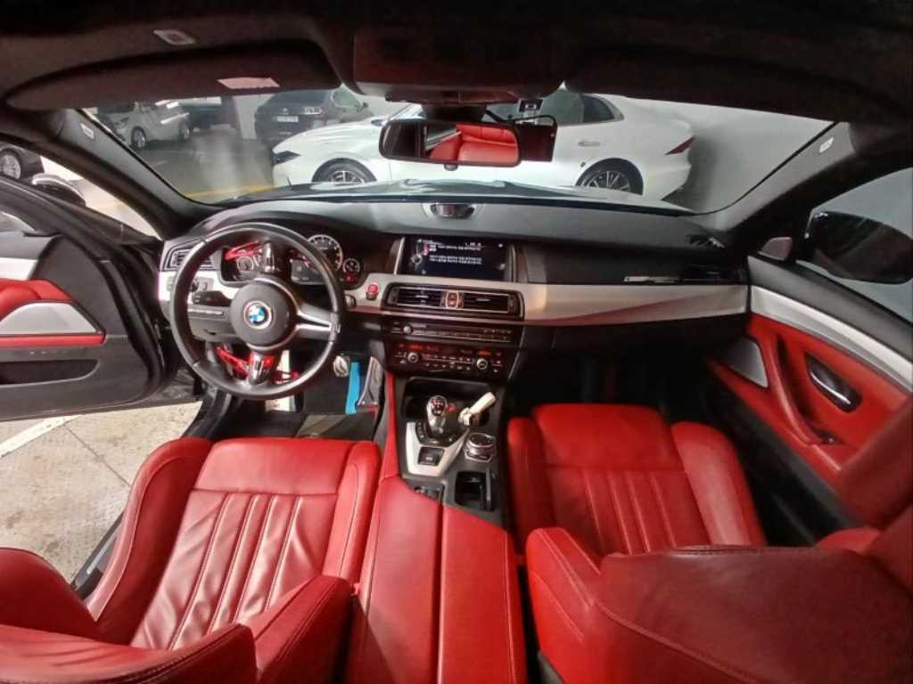 BMW 5 Series - Vista 5