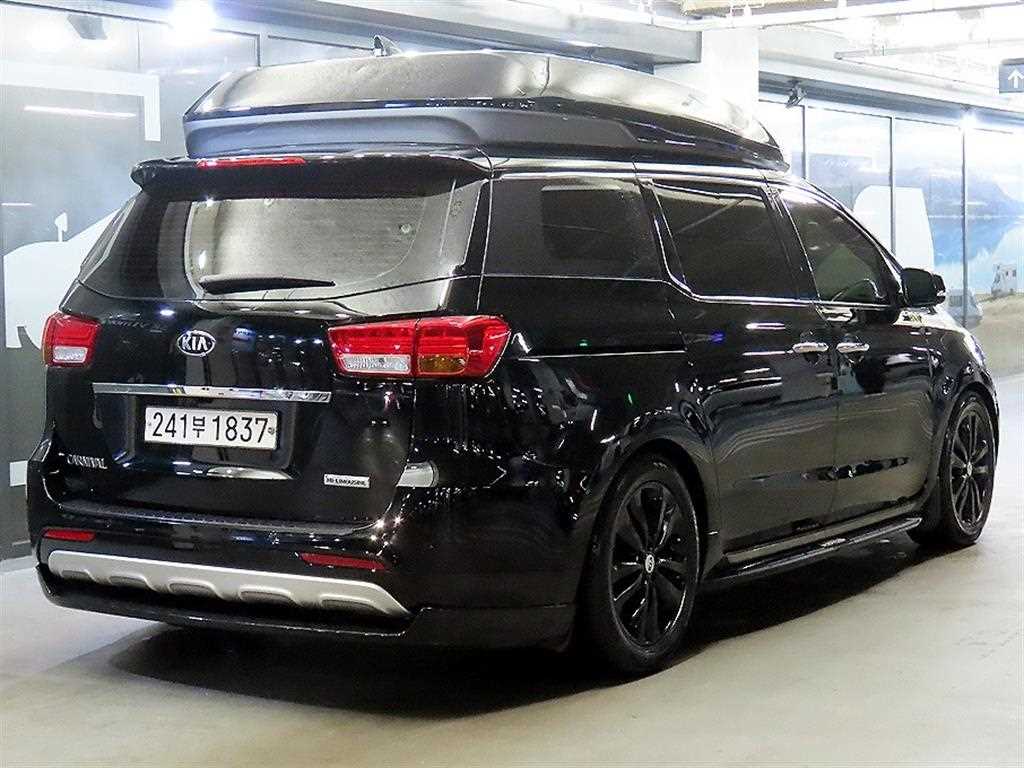 KIA Carnival - Vista 4