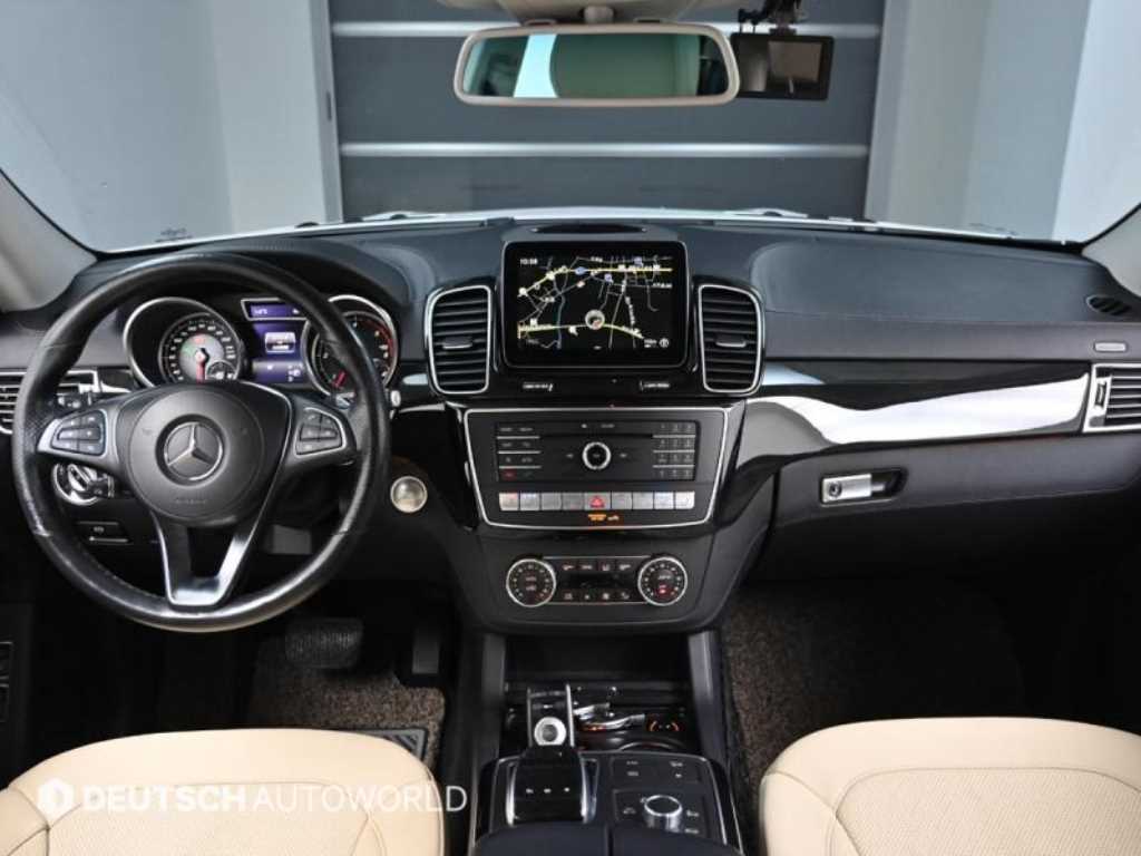 Mercedes Benz GLS Class - Vista 7