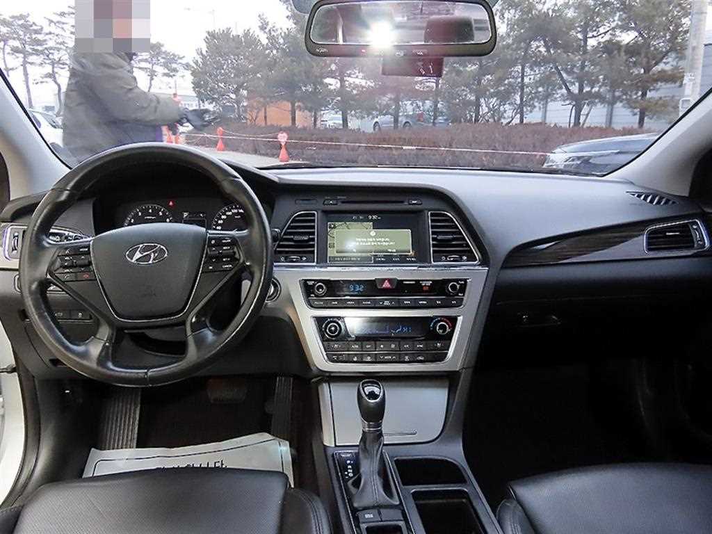HYUNDAI Sonata - Vista 7