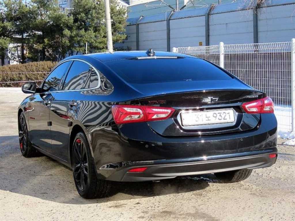 Chevrolet Malibu - Vista 3