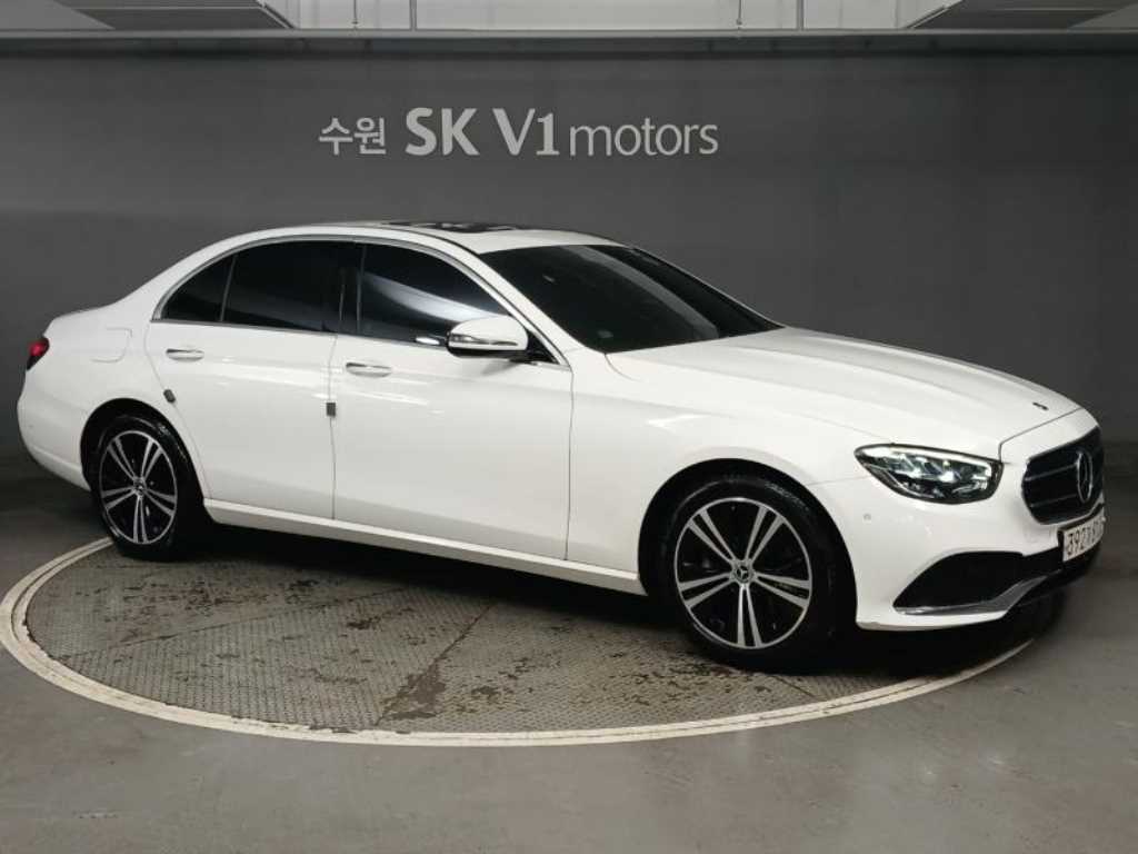 Mercedes Benz E class - Vista 5