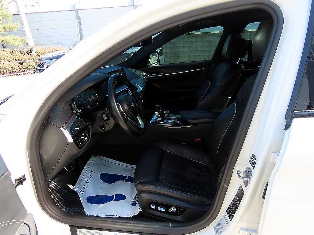 BMW 5 Series - Vista 5