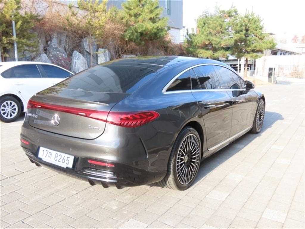 Mercedes Benz EQS - Vista 3