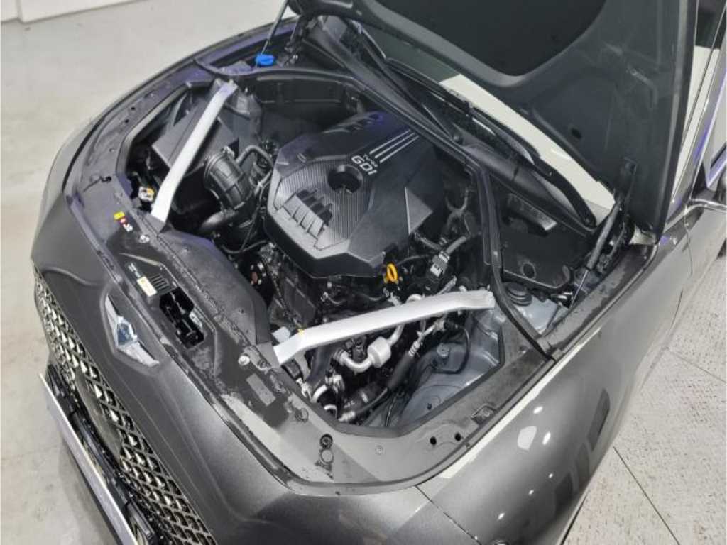 Genesis G70 - Vista 6