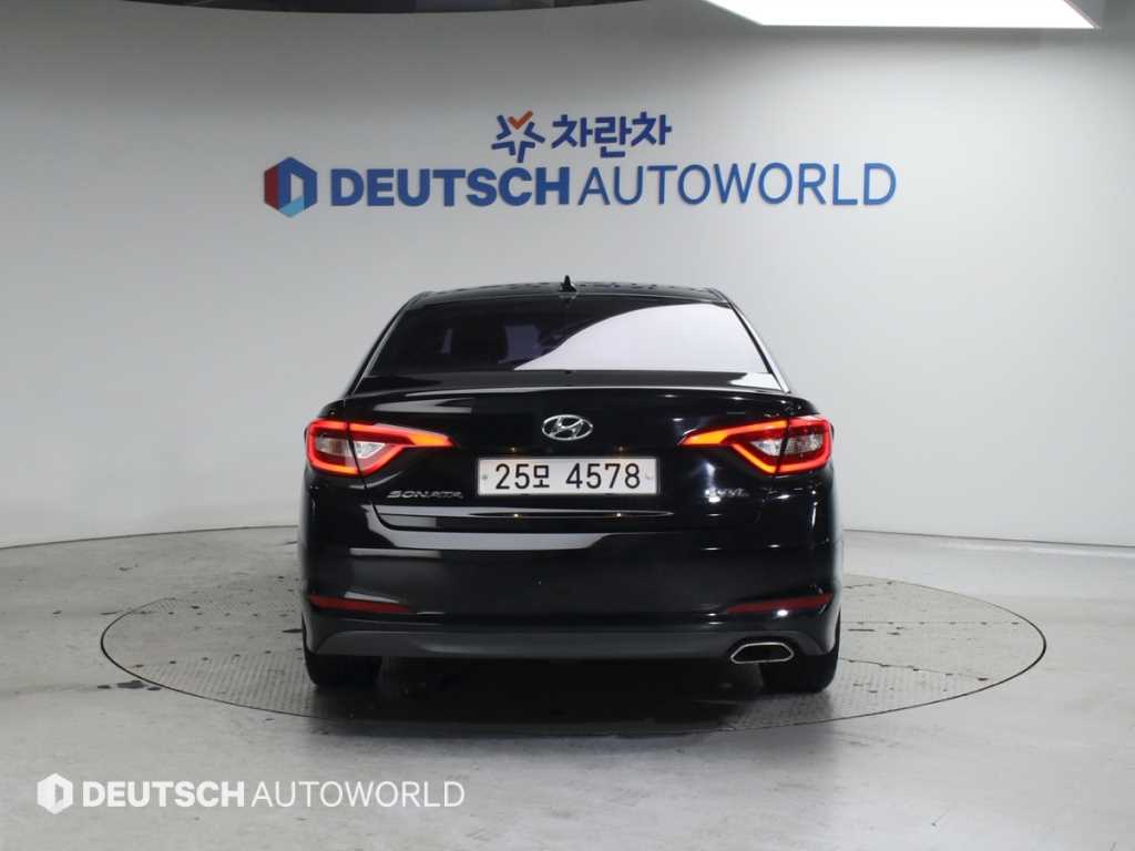 HYUNDAI Sonata - Vista 4