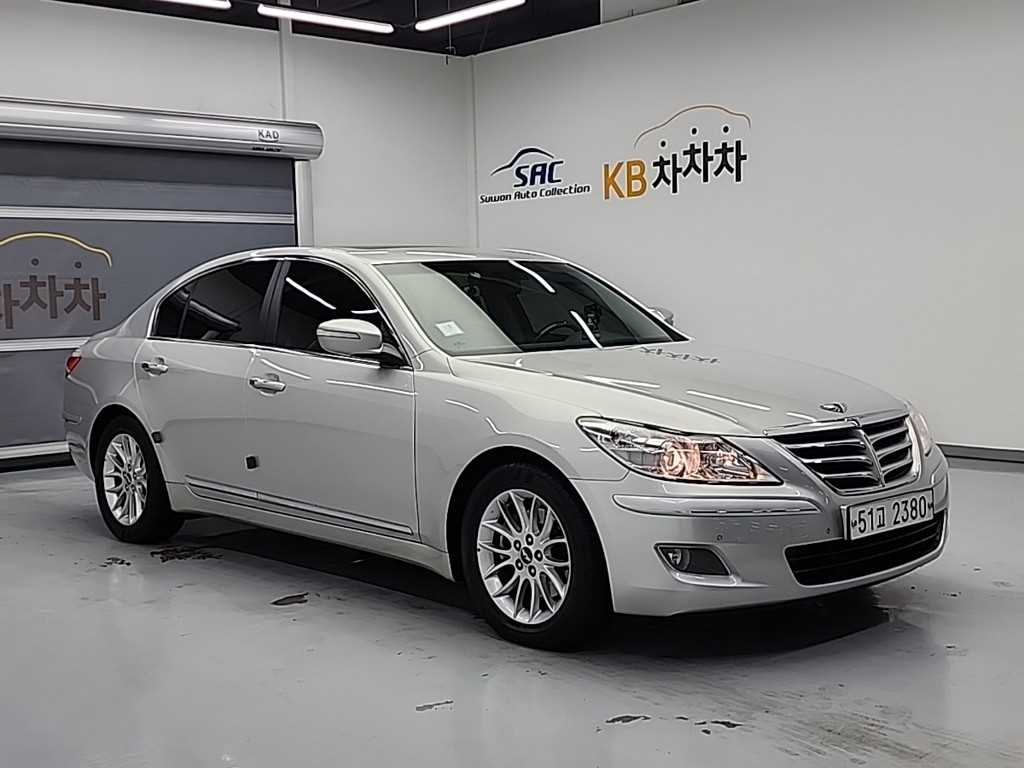 HYUNDAI Genesis - Vista 4