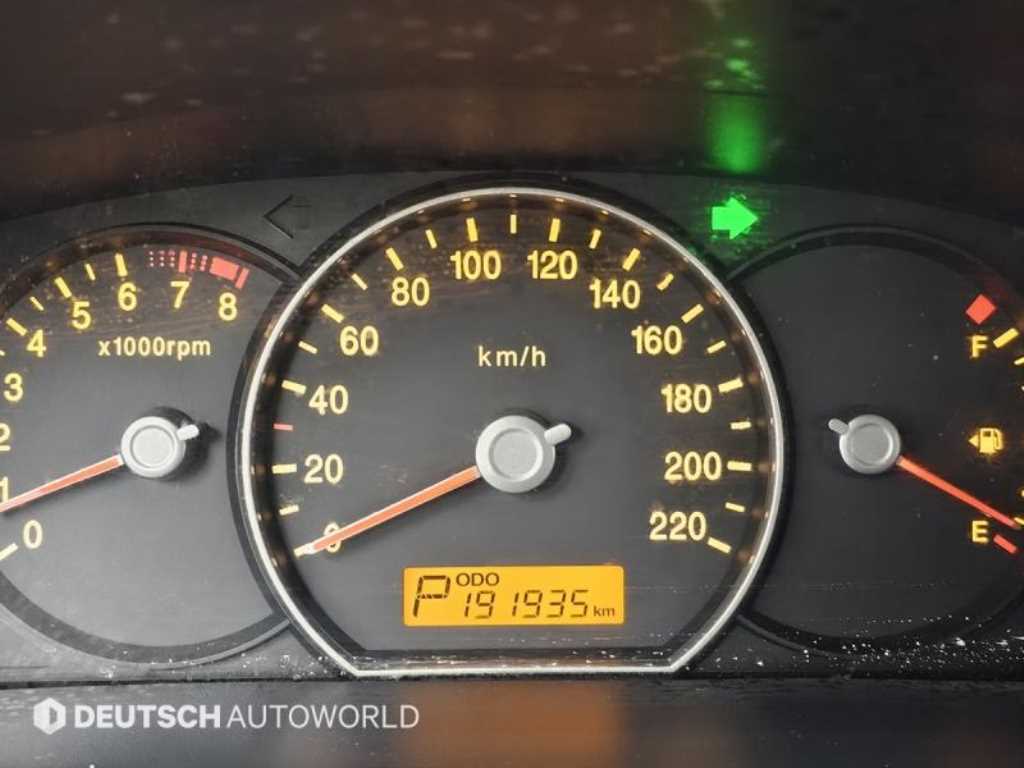 KIA Carens - Vista 8