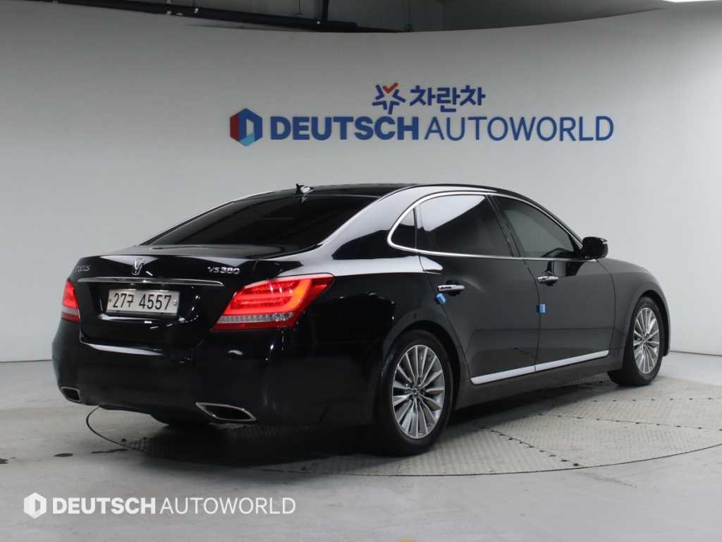 HYUNDAI Equus - Vista 2