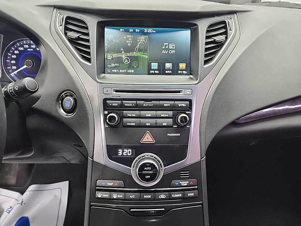 HYUNDAI Grandeur - Vista 10