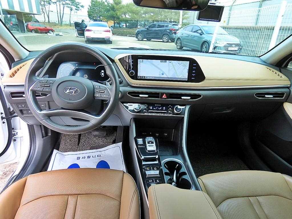 HYUNDAI Sonata - Vista 7