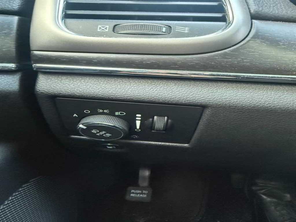 Jeep Cherokee - Vista 4