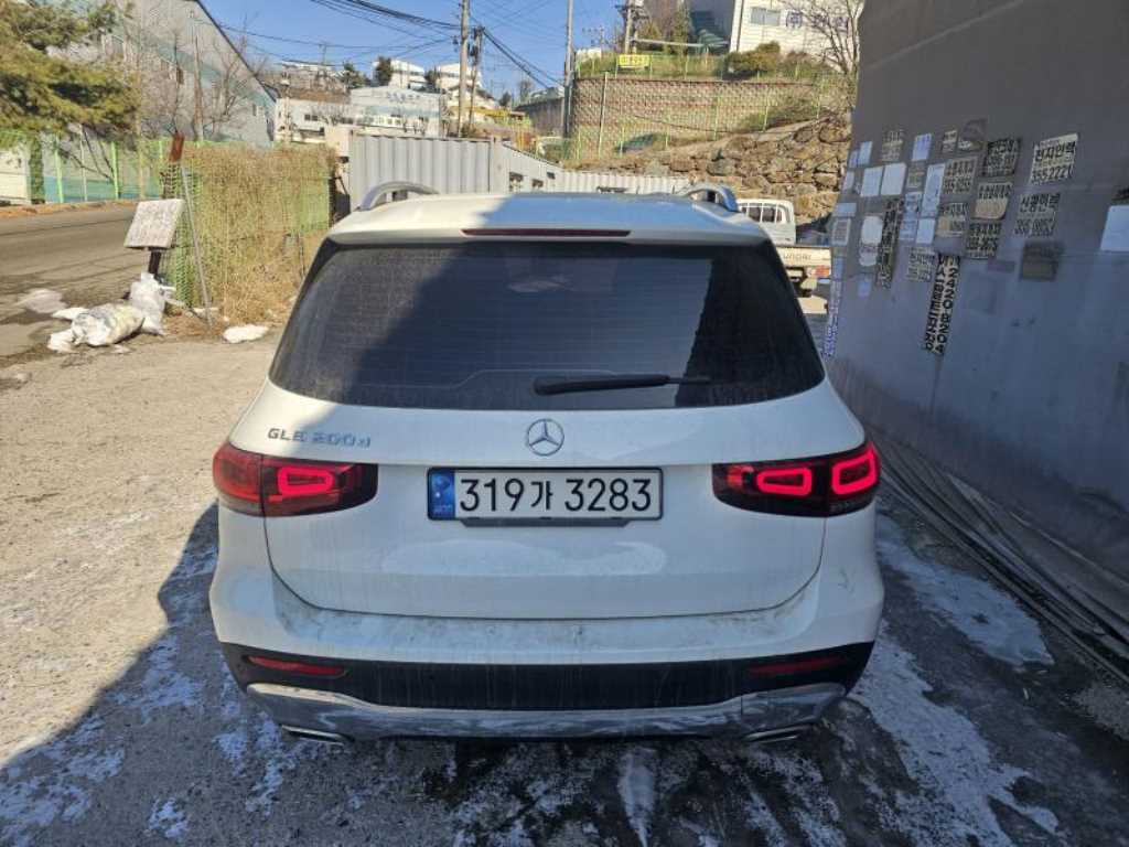 Mercedes Benz GLB Class - Vista 4