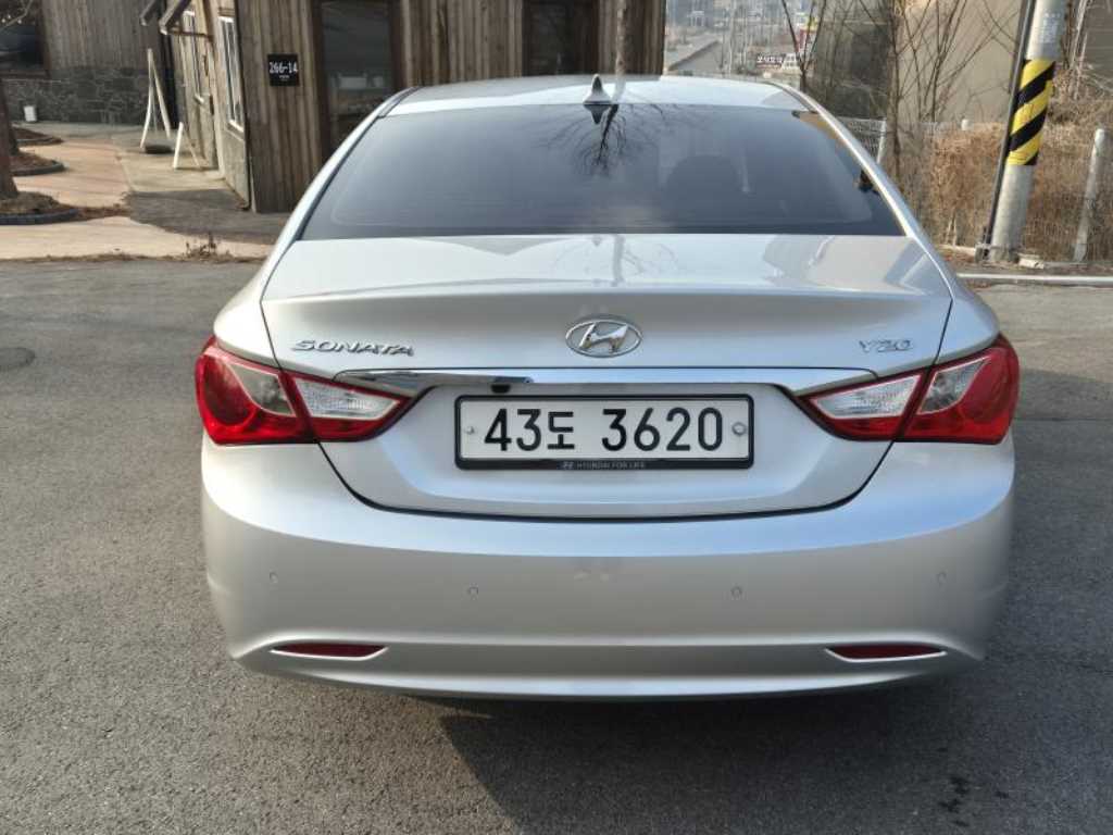 HYUNDAI Sonata - Vista 4